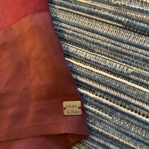 🆕Monk and Lou Chiffon Silk Capote Top in Cranberry Size US M - Picture 5 of 9